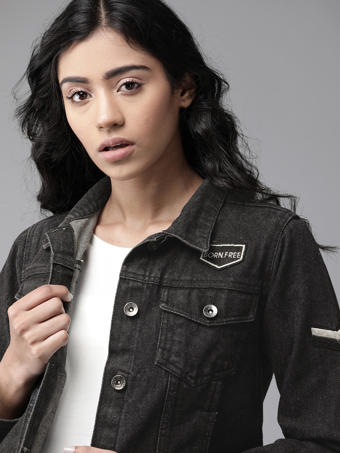 

The Roadster Lifestyle Co Women Charcoal Grey Pure Cotton Washed Denim Jacket