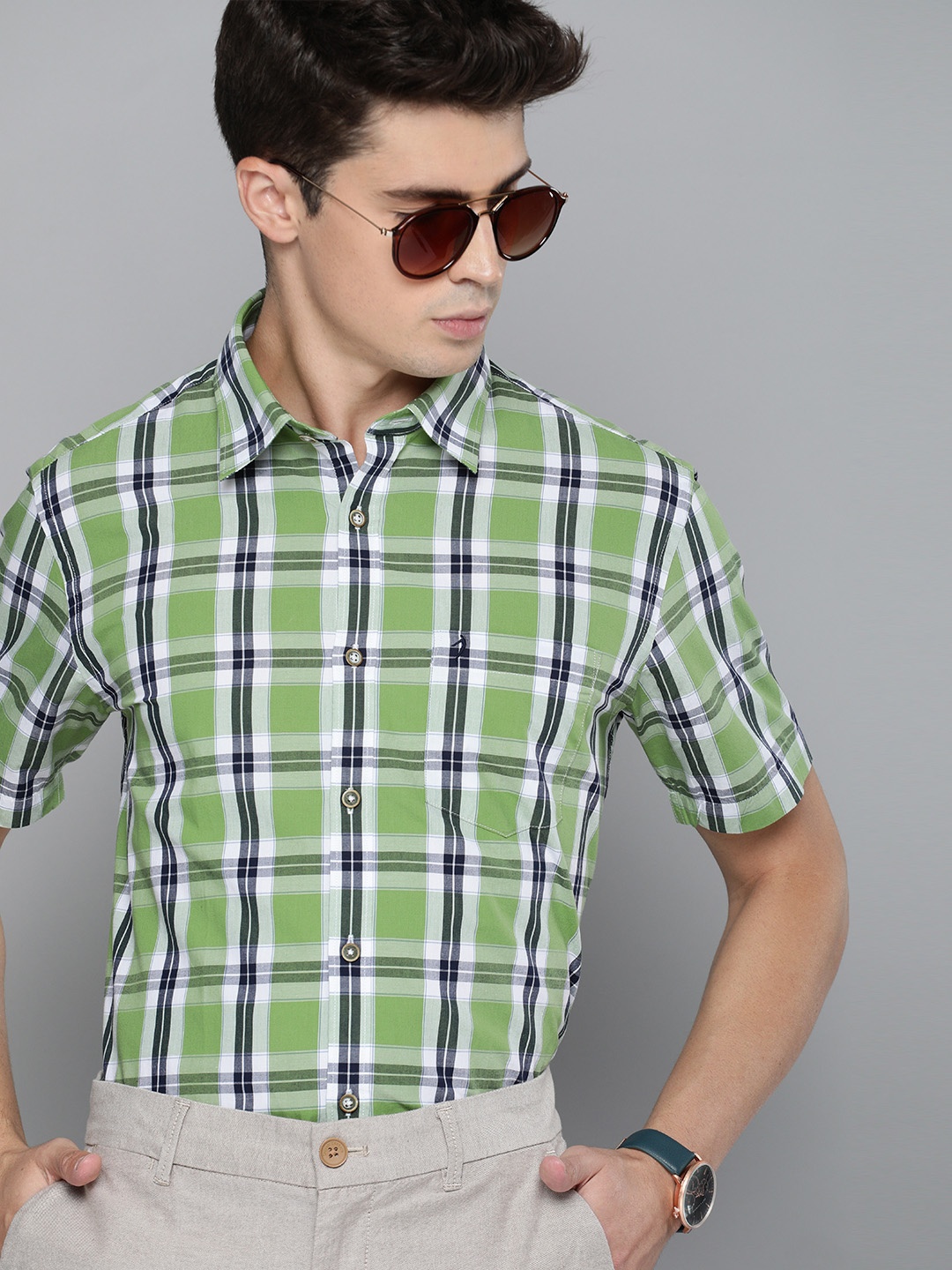 

Indian Terrain Men Green & Black Slim Fit Checked Shirt