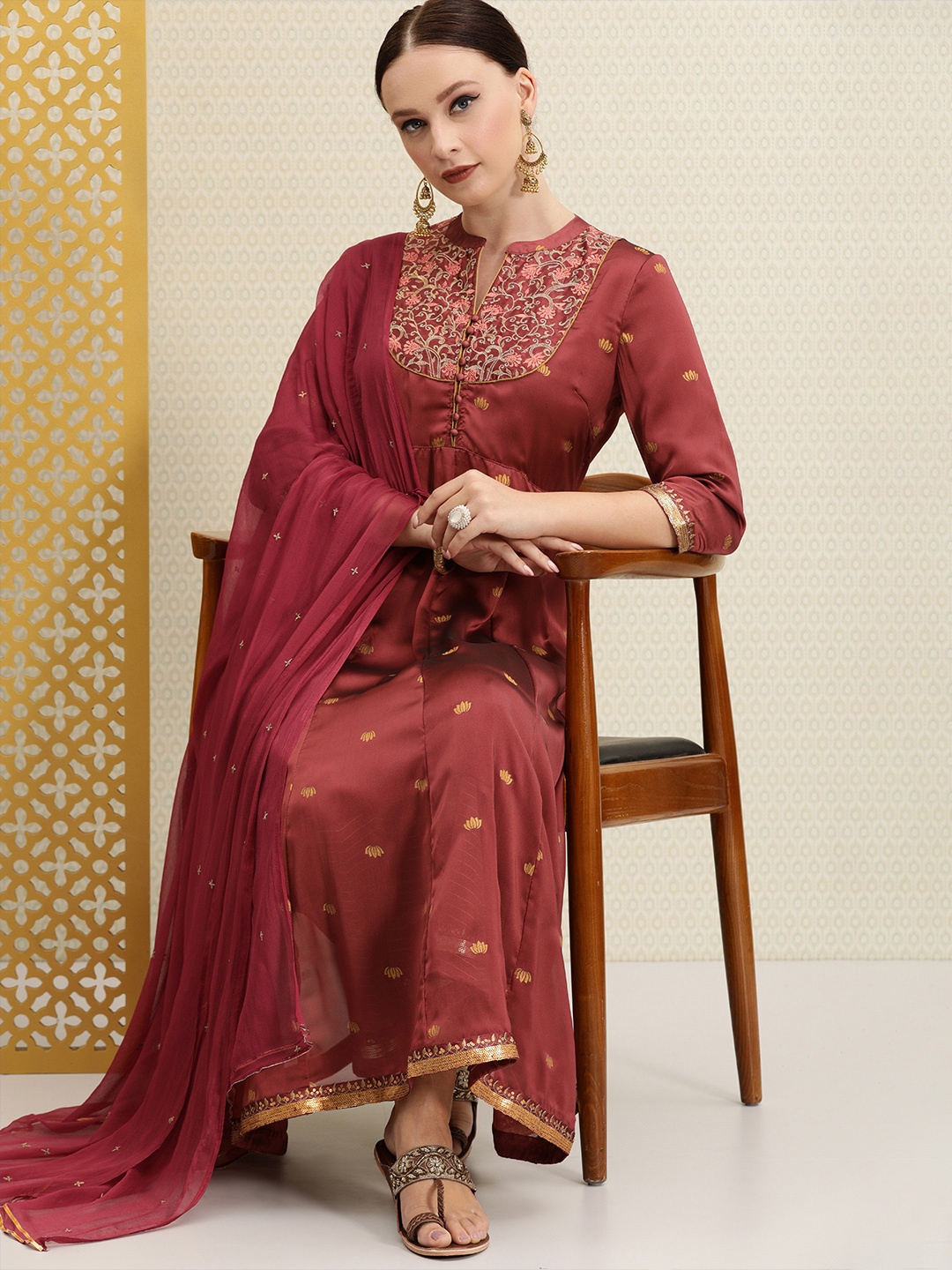 

House of Pataudi Women Maroon & Golden Foil Printed Anarkali Kurta with Palazzos & Dupatta