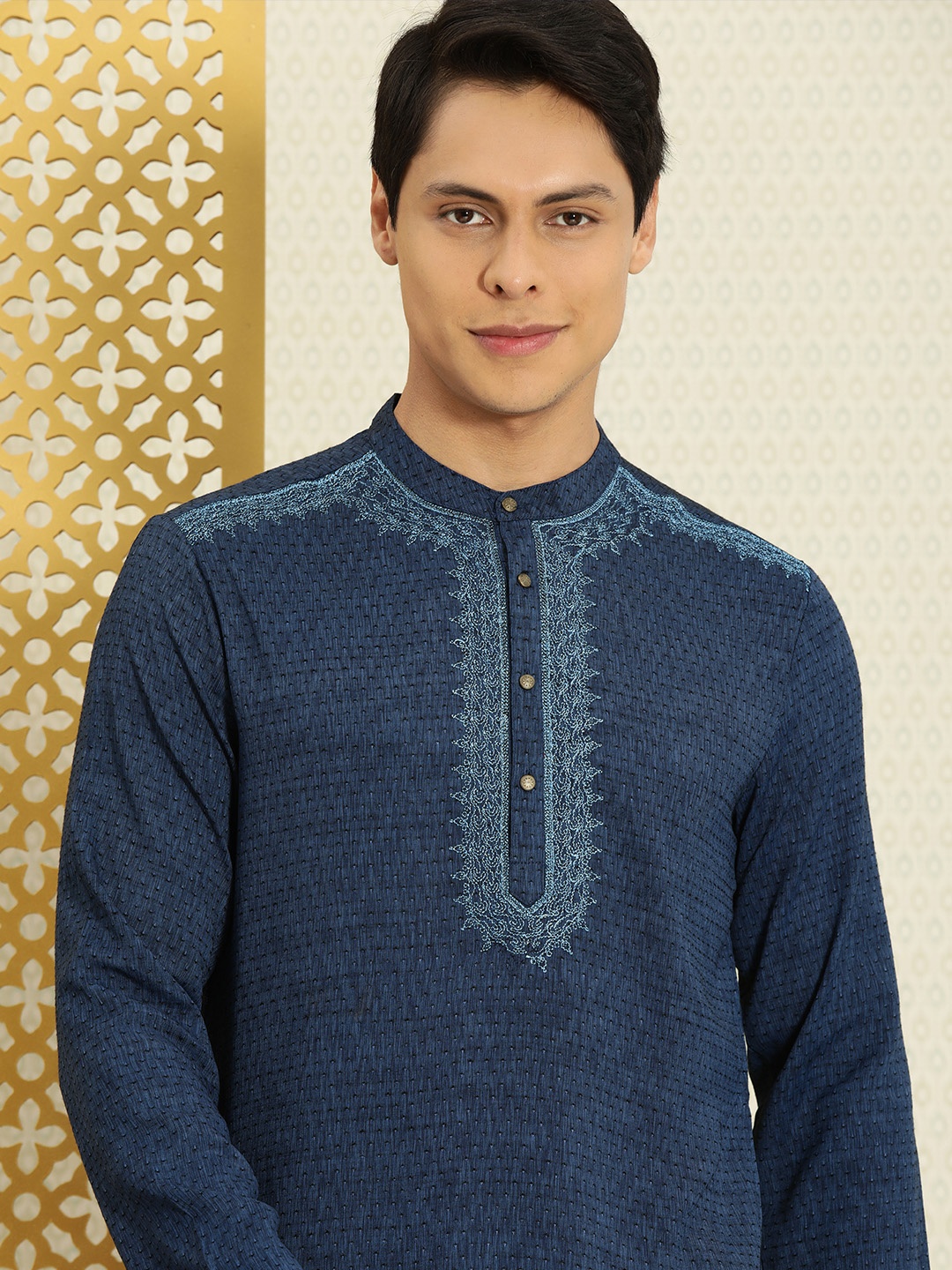

House of Pataudi Men Navy Blue Woven Design Kurta