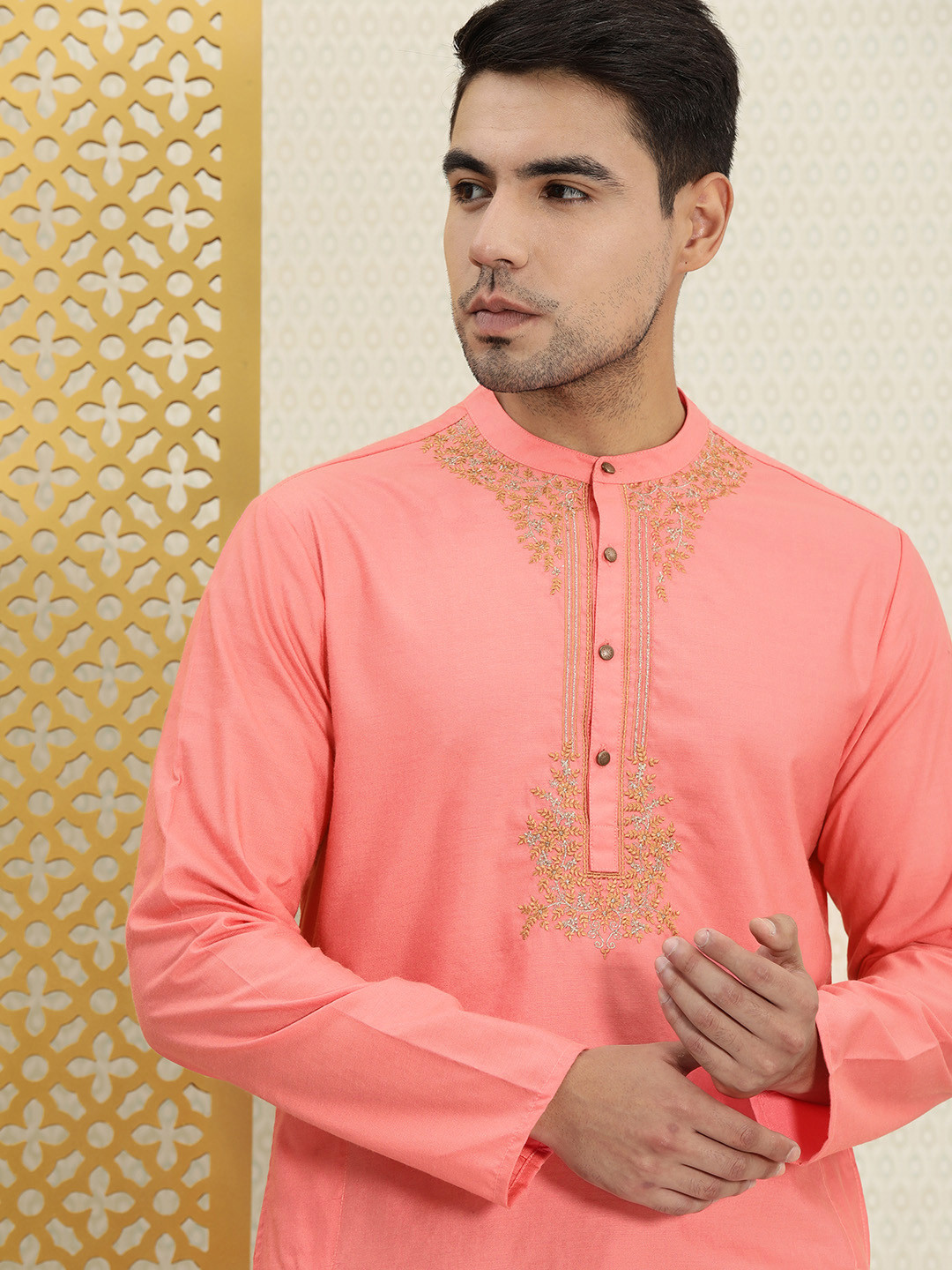 

House of Pataudi Men Pink & Orange Floral Embroidered Thread Work Kurta