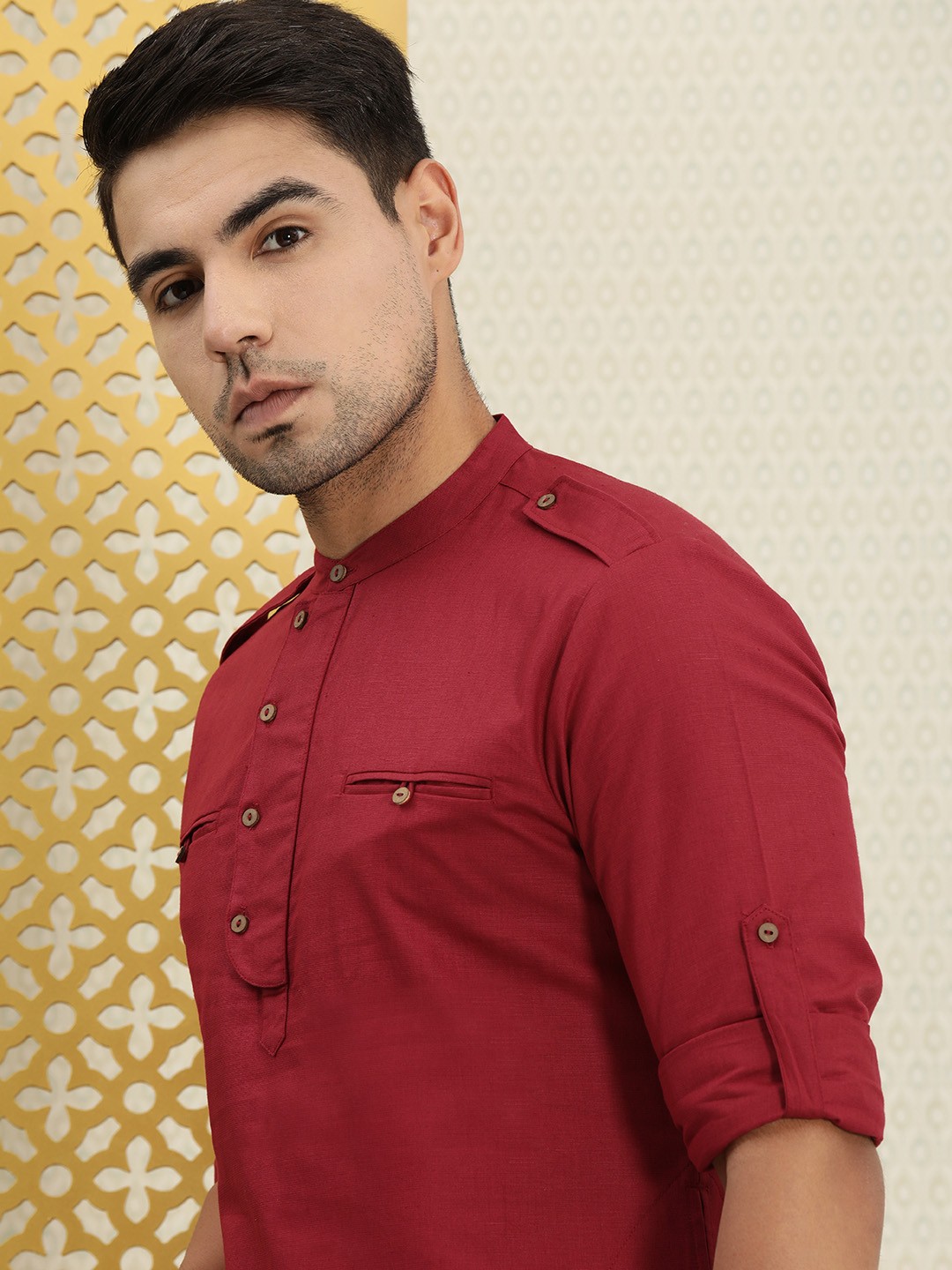 

House of Pataudi Men Red Solid Pathani Kurta