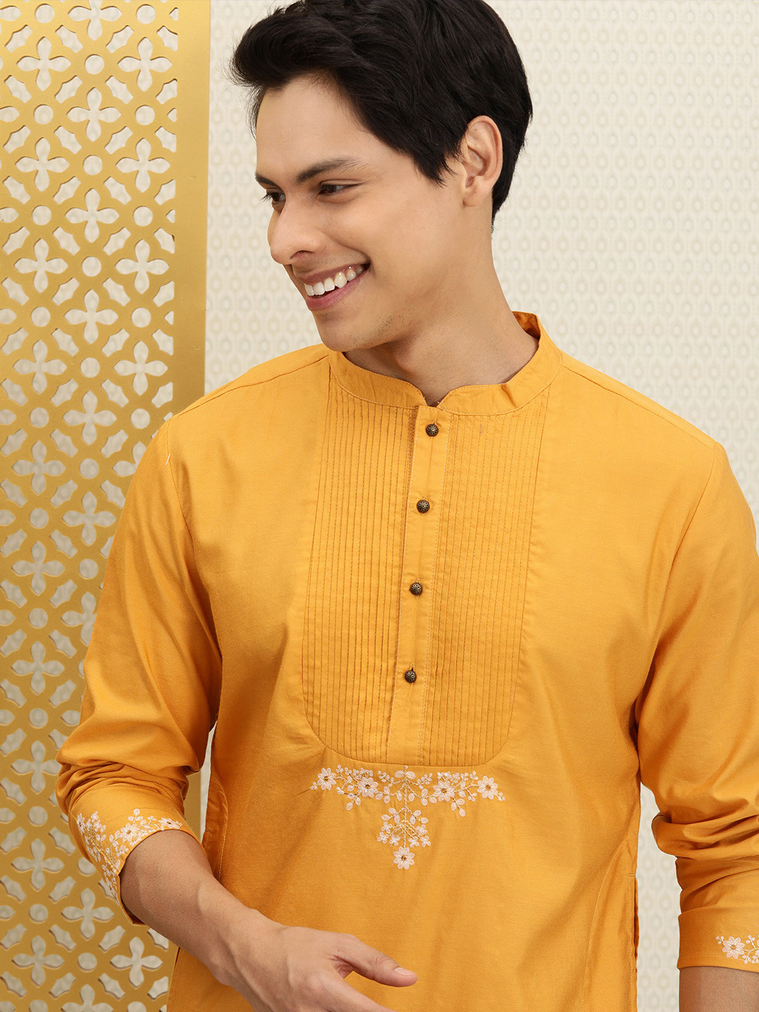 

House of Pataudi Men Mustard Yellow Thread Work Pintuck Jashn Kurta