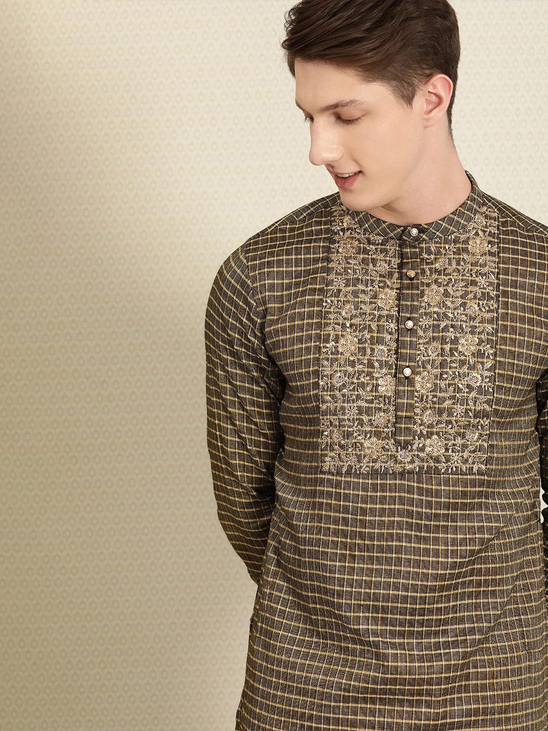 

House Of Pataudi Men Black & Gold-toned Floral Woven Design Kurta