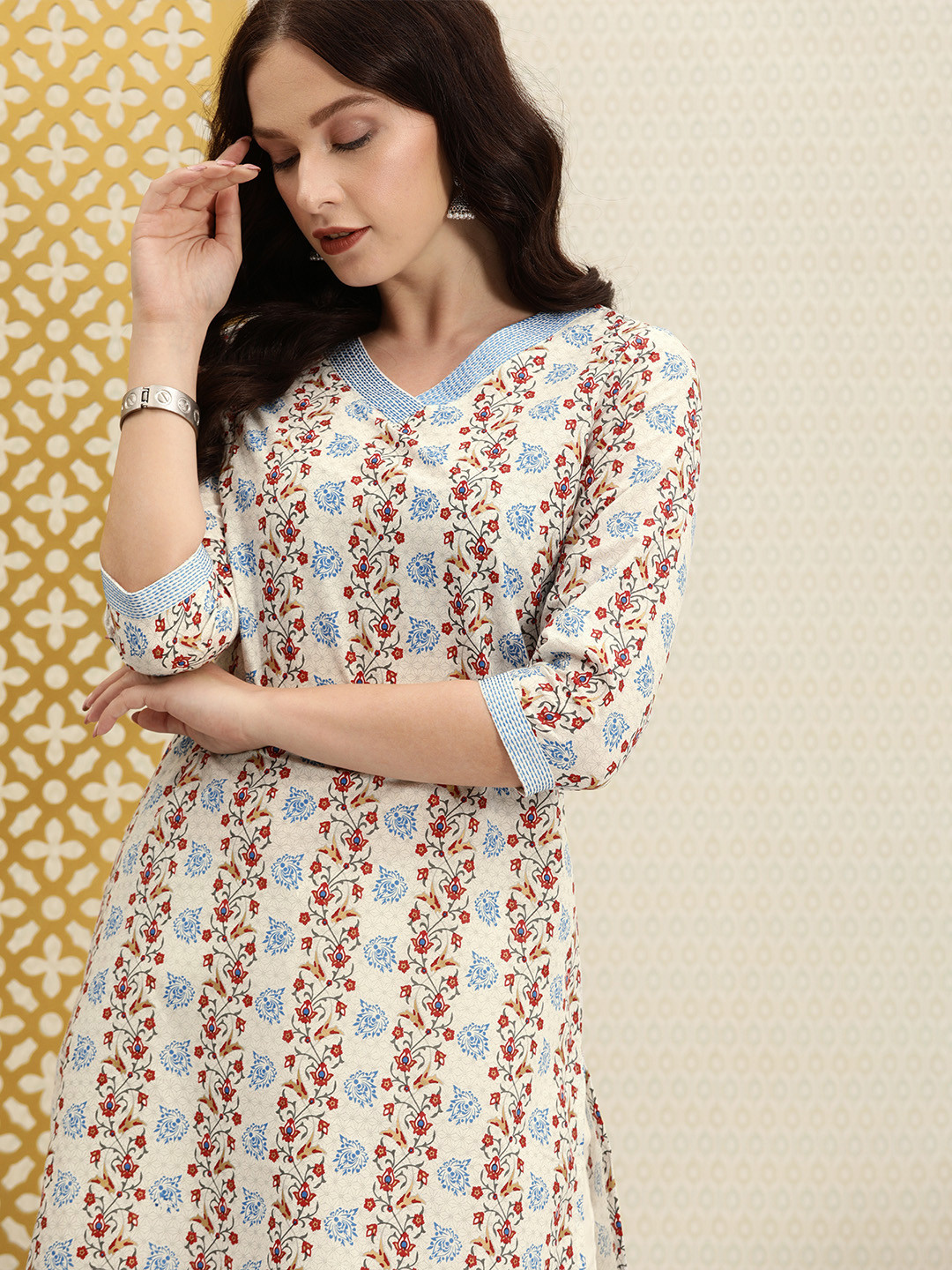 

House of Pataudi Women White & Rust Red Floral Printed Kurta