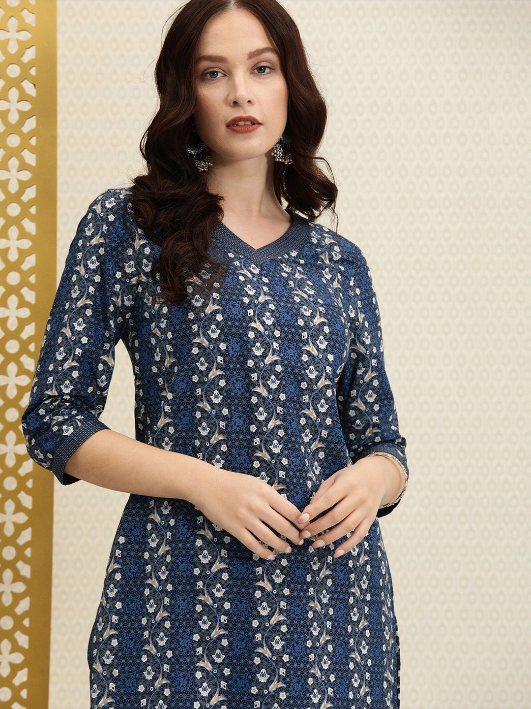 

House of Pataudi Women Navy Blue & White Floral Printed Kurta