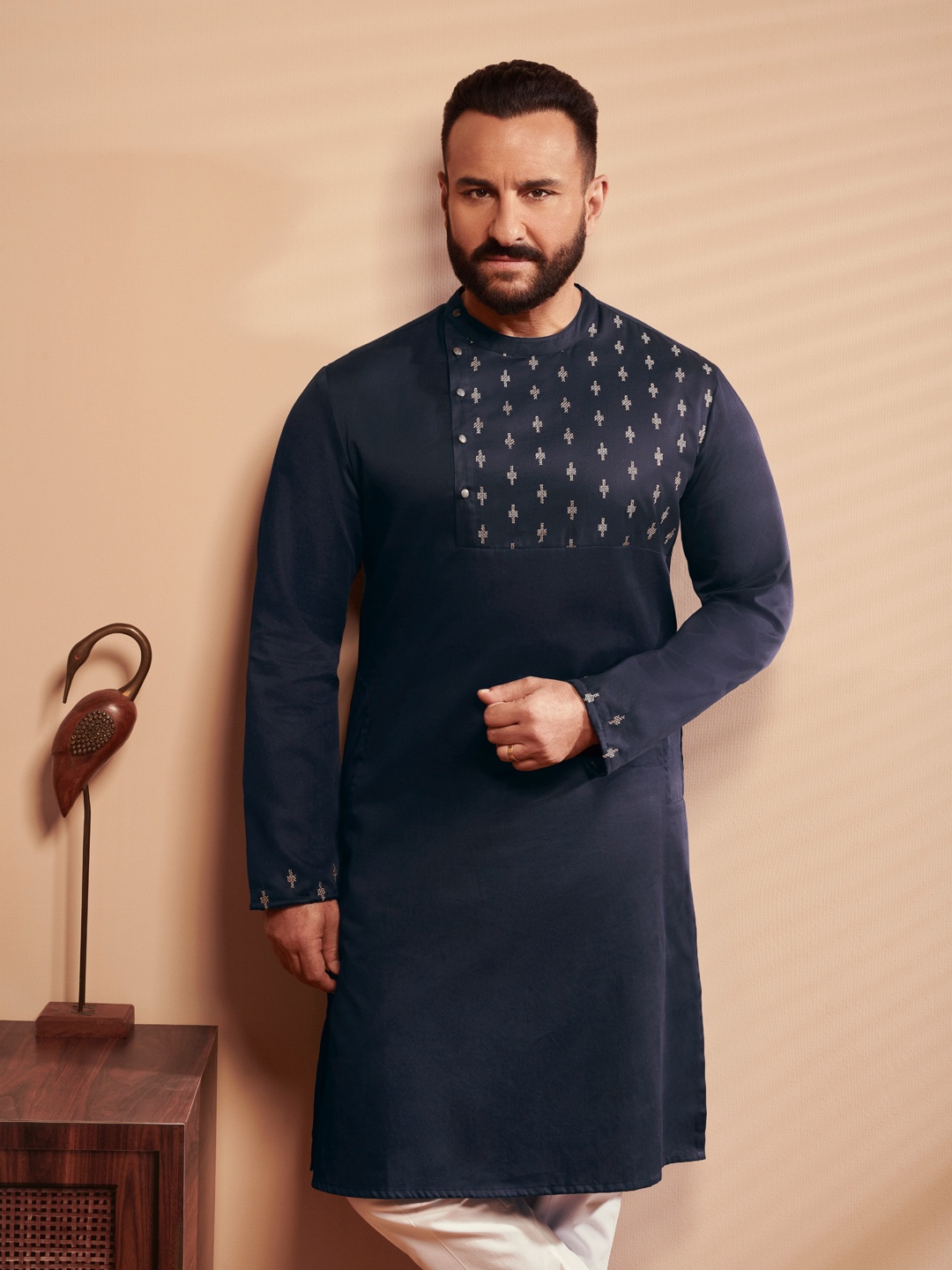 

House Of Pataudi Men Navy Blue & Gold-toned Ethnic Motifs Authentic Hand Embroidered Kurta