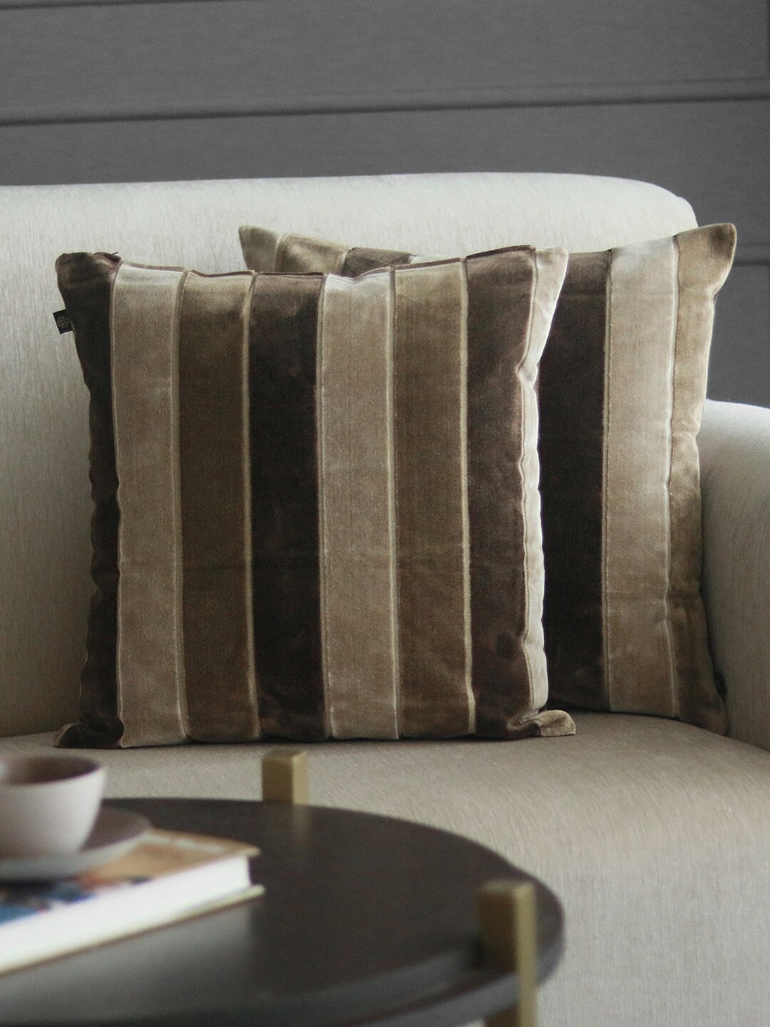 

GM Brown & Beige Set of 2 Colourblocked Velvet Square Cushion Covers