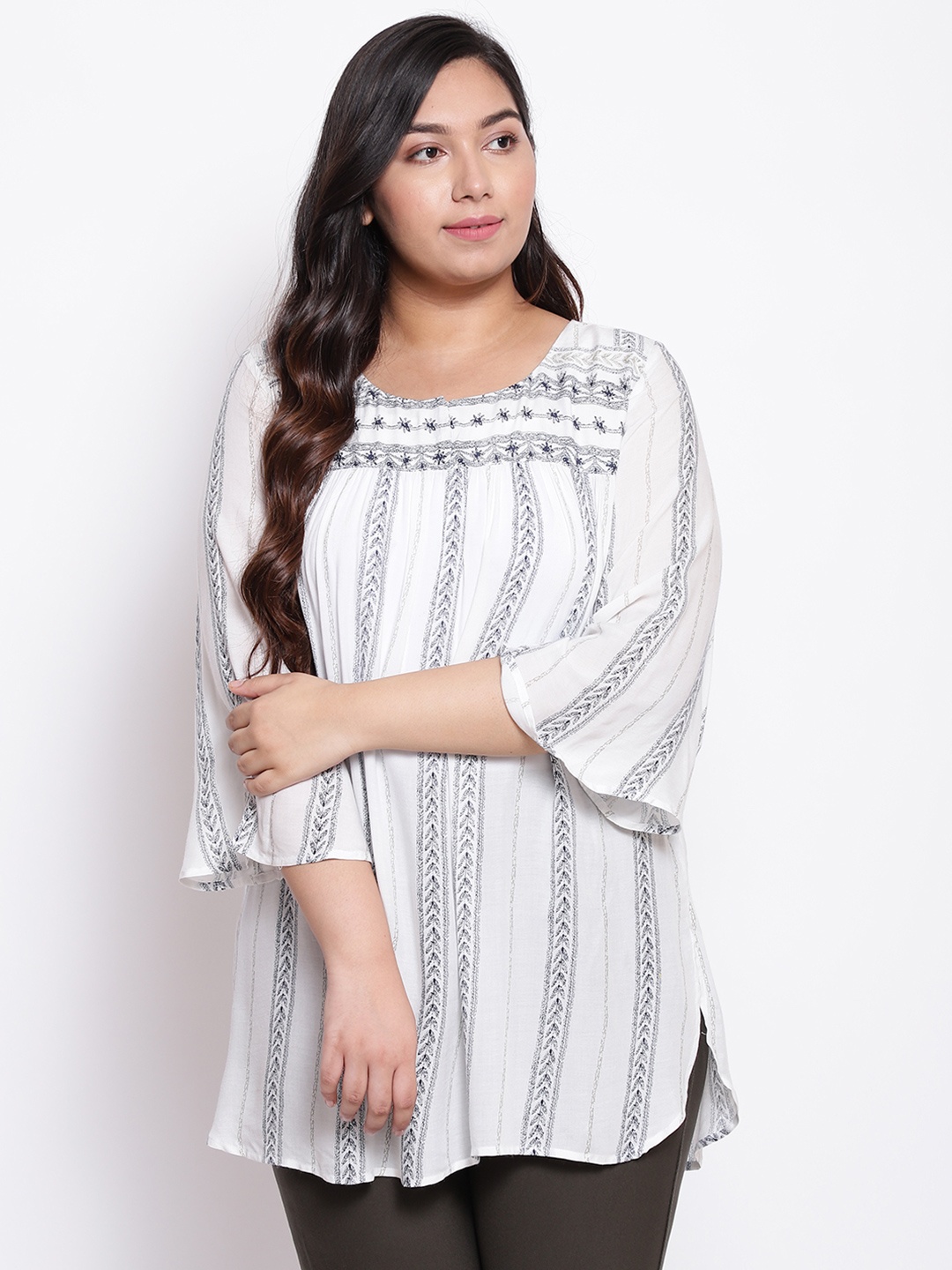 

Amydus Women Plus Size's White & Navy Blue Printed Tunic