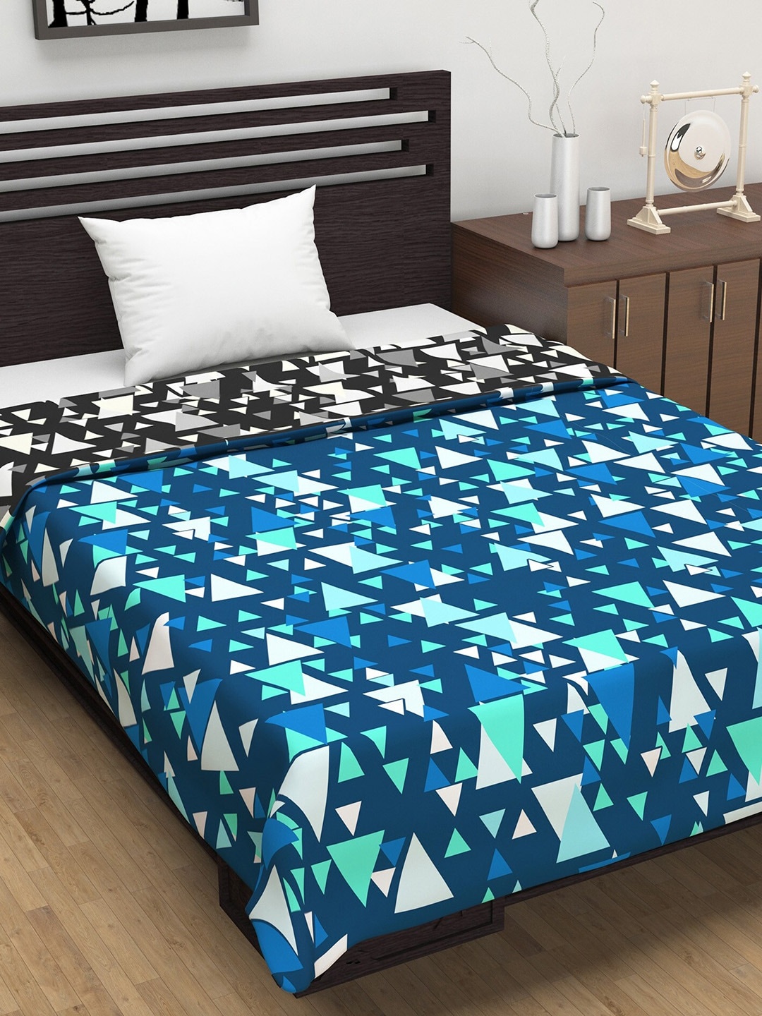 

Divine Casa Navy Blue & White Geometric Mild Winter 110 GSM Single Bed Dohar