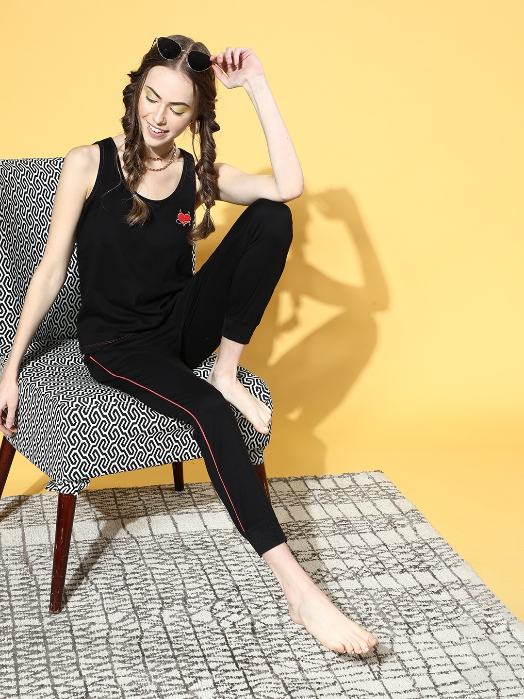 

DressBerry Women Black Solid Sleep Staple Night Suit