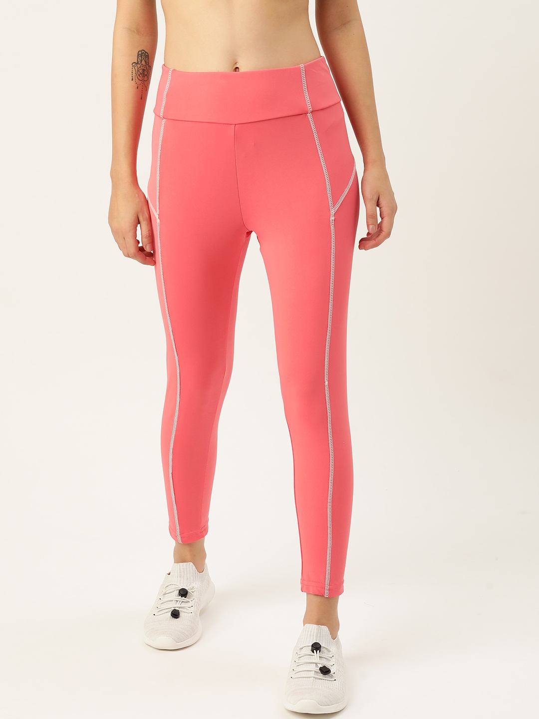 

DressBerry Women Coral Pink Solid Knitted Cropped Tights