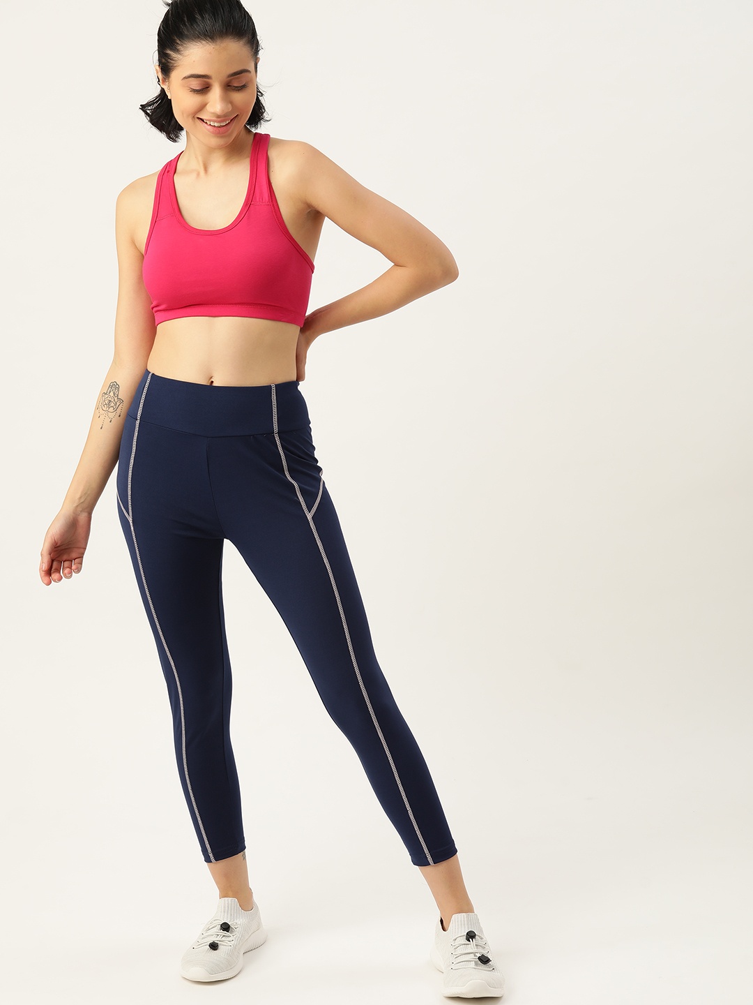 

DressBerry Women Navy Blue Solid Knitted Cropped Tights