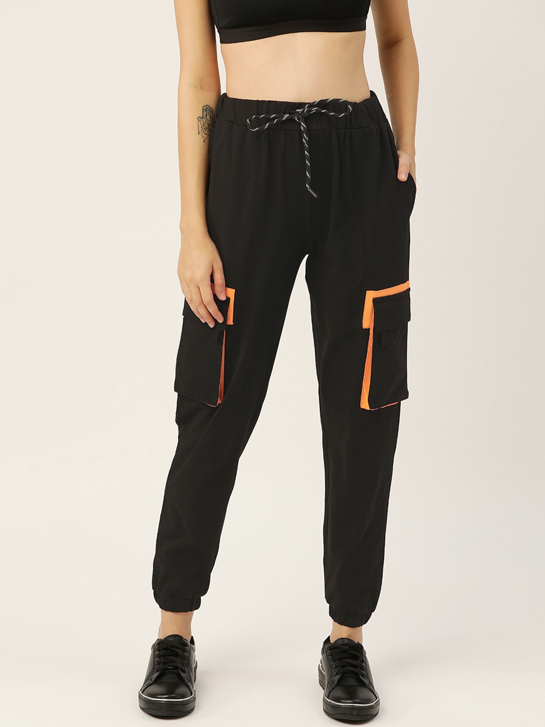 

DressBerry Women Black Solid Pure Cotton Cargo Joggers