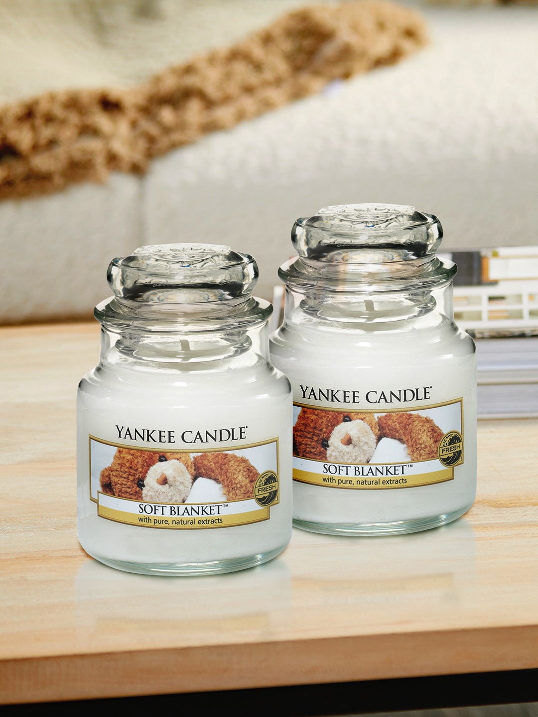 

YANKEE CANDLE Set Of 2 White Solid Soft Blanket Scented Jar Candles