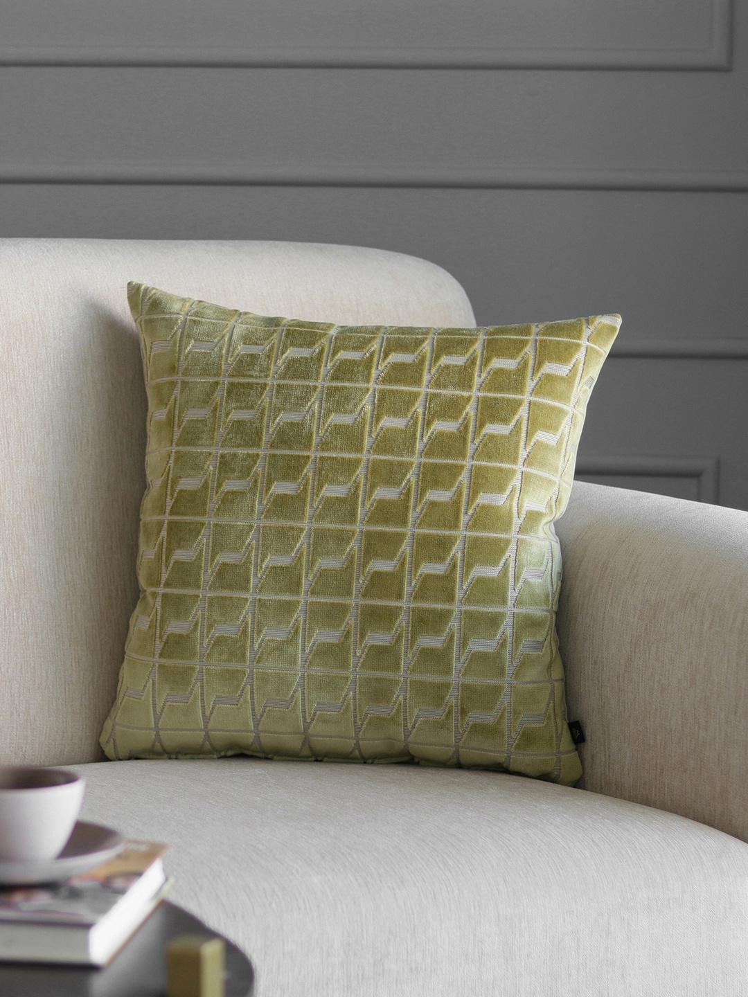 

GM Green Single Geometric Square Cushion Cover