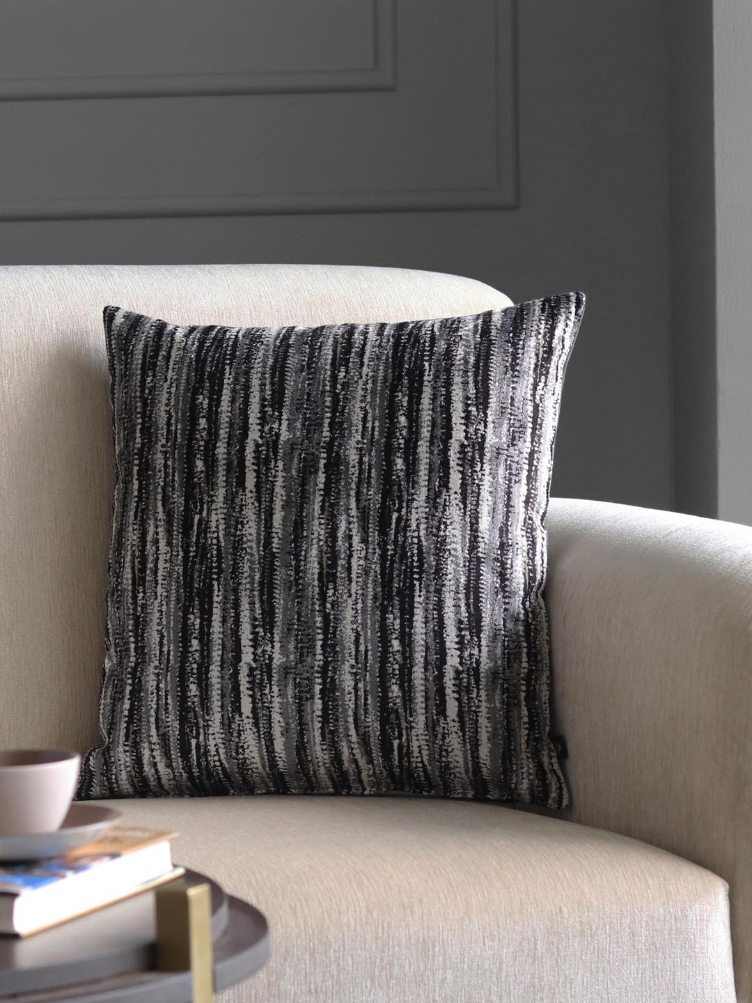 

GM Black & Off-White Single Abstract Velvet Square Cushion Covers