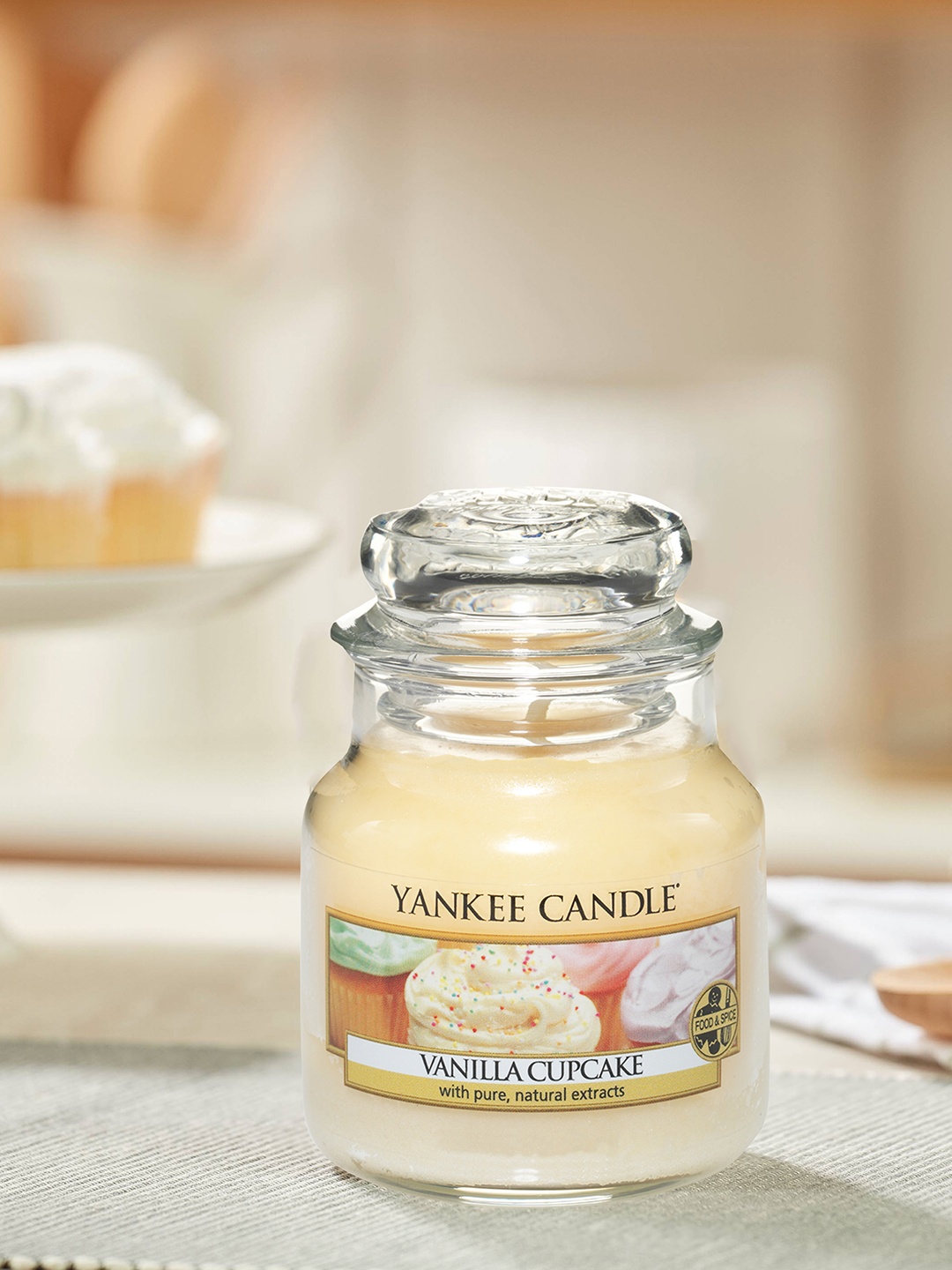 

YANKEE CANDLE Cream-Coloured Vanilla Cupcake Scented Jar Candle