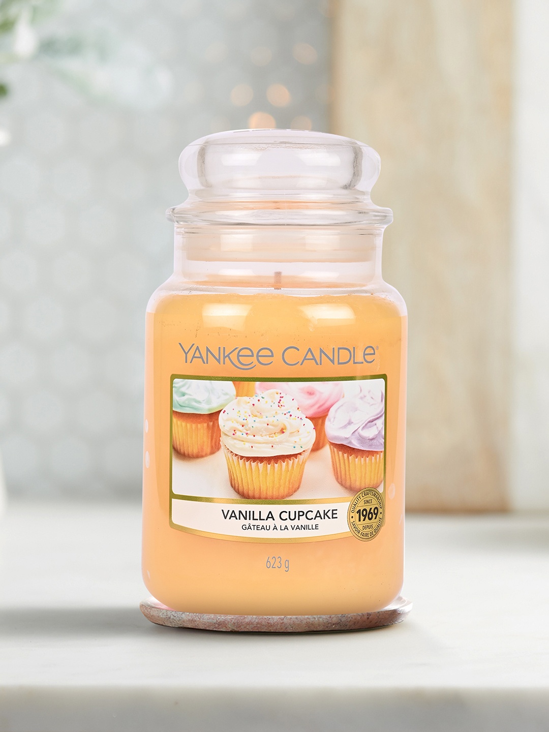 

YANKEE CANDLE Cream-Coloured Classic Large Jar Vanilla Cupcake Scented Candles