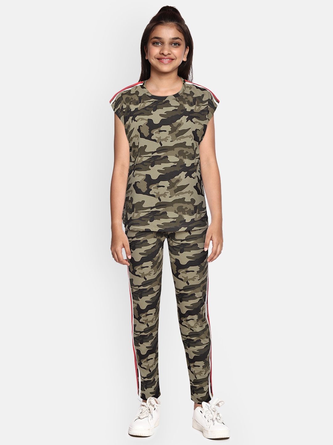 

YK Girls Olive Green & Black Pure Cotton Camouflage Print T-shirt with Leggings