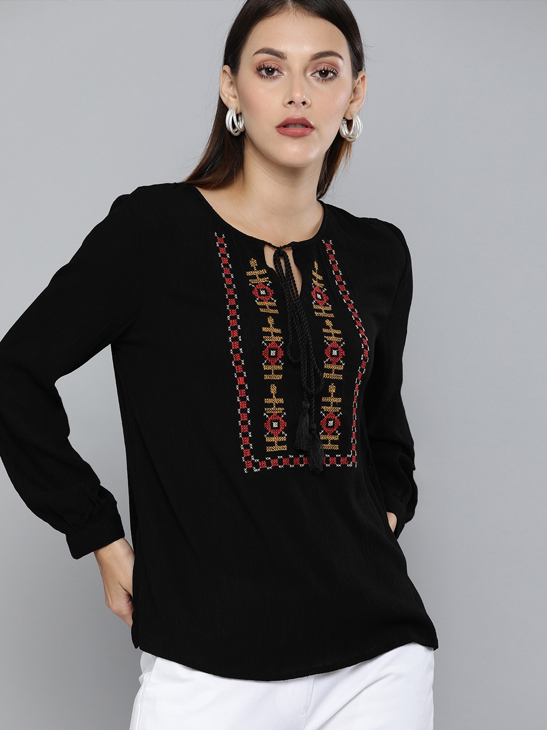 

Chemistry Women Black Embroidered Top