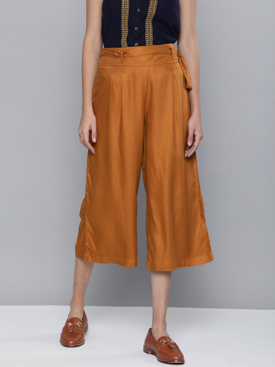

Chemistry Women Rust Orange Solid Wide Leg Cropped Palazzos