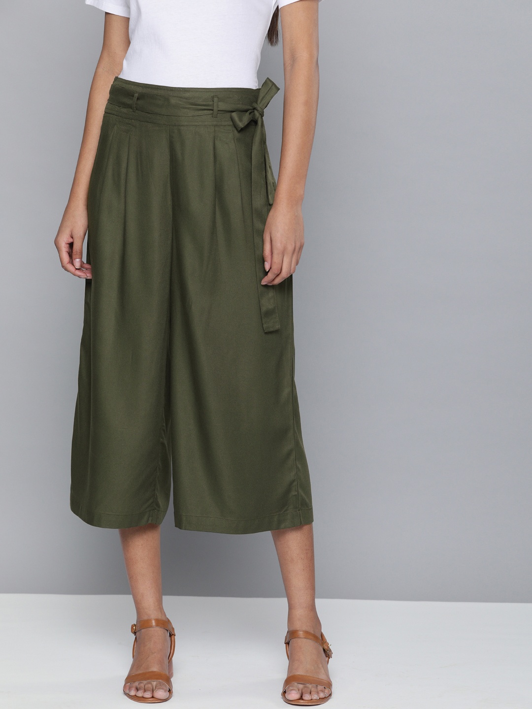 

Chemistry Women Olive Green Solid Wide Leg Cropped Palazzos