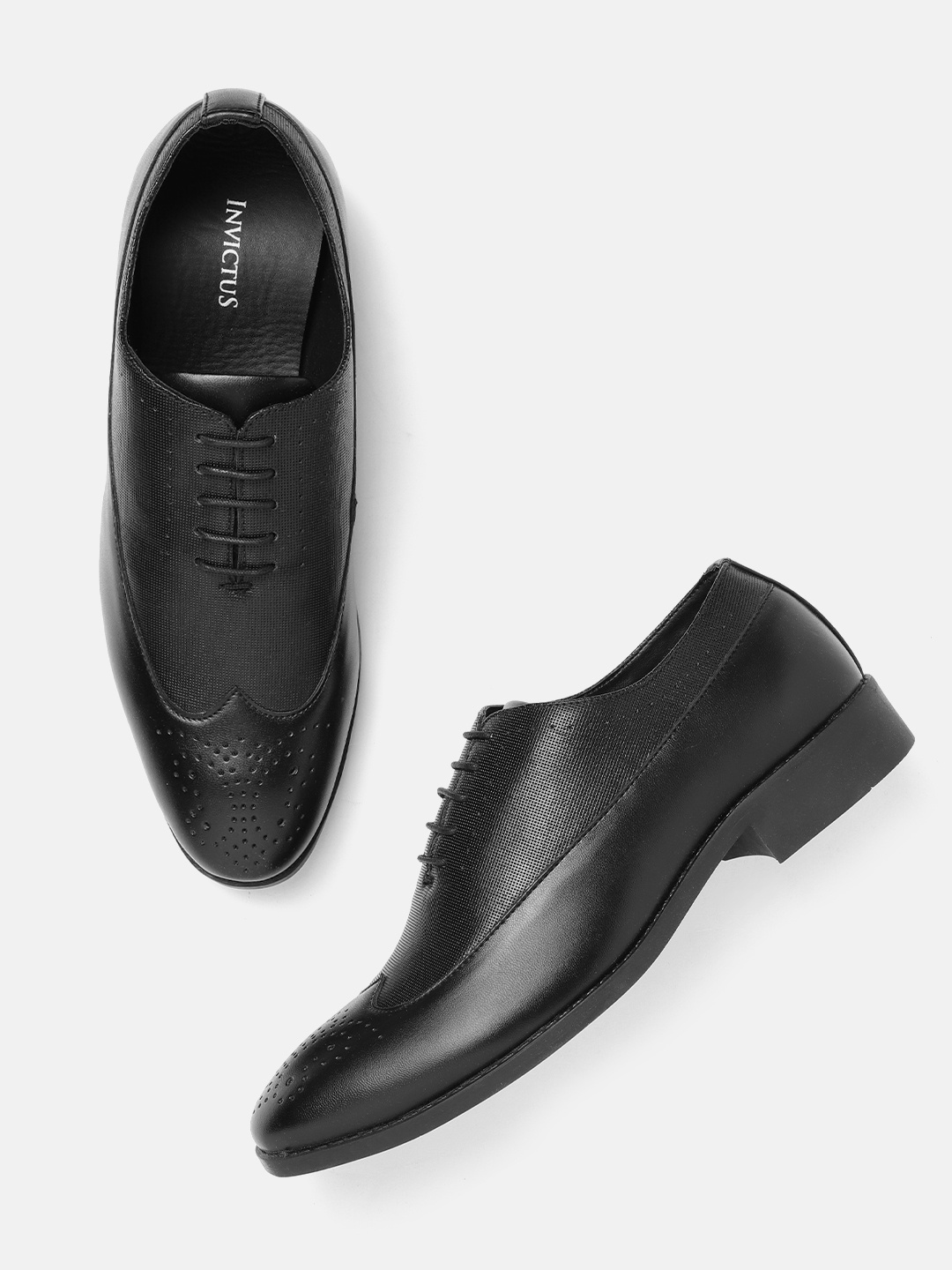 

INVICTUS Men Black Textured Formal Oxfords