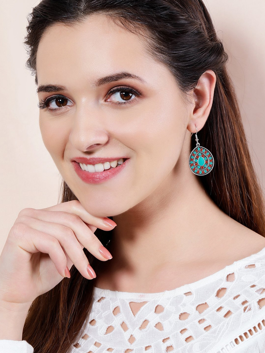 

Rubans Set of 2 Silver-Toned & Black Contemporary Drop Earrings
