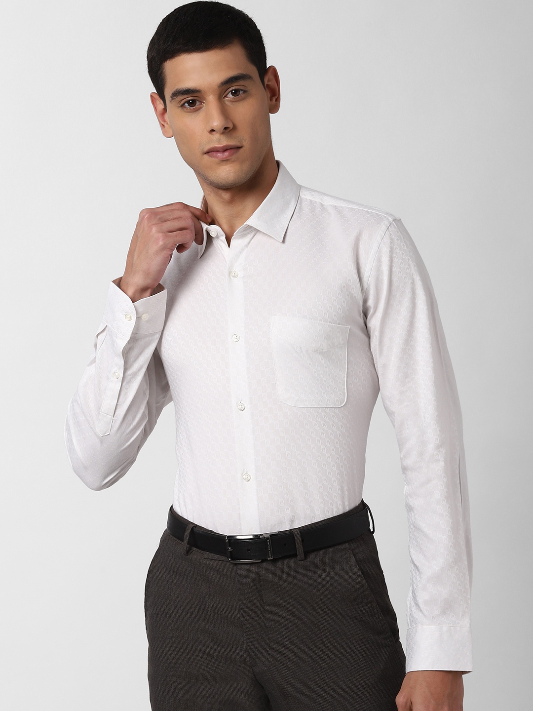 

Peter England Men Self-Design Slim Fit Pure Cotton Formal Shirt, Off white