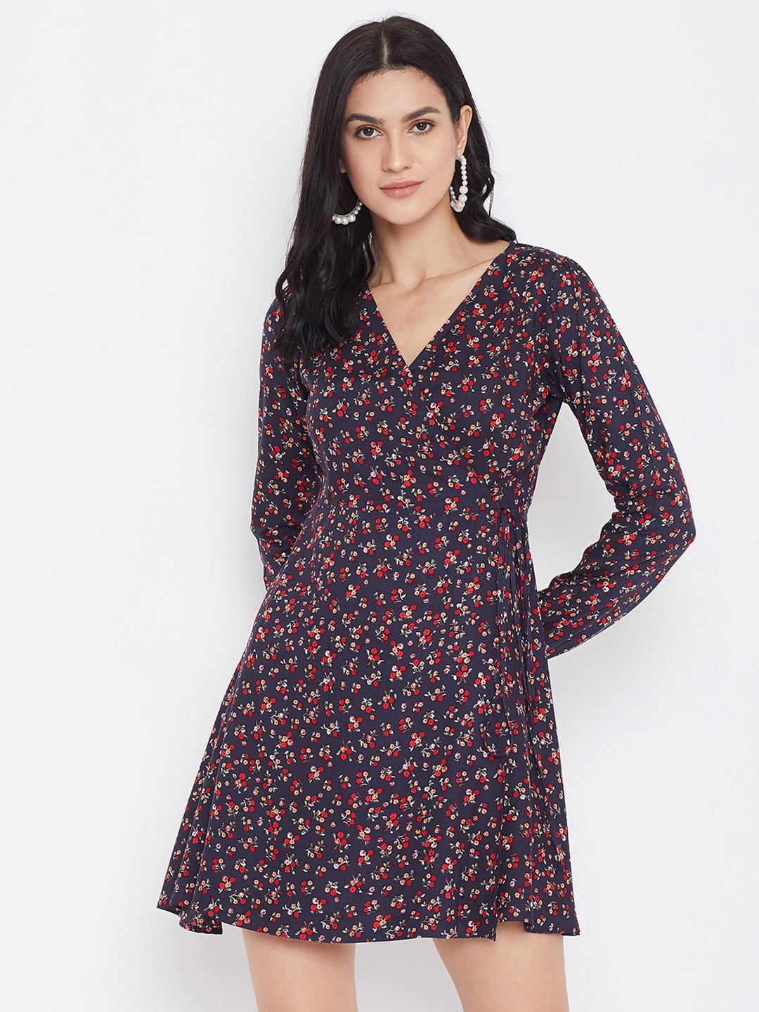 

Berrylush Navy Blue Floral Printed Fit and Flare Dress
