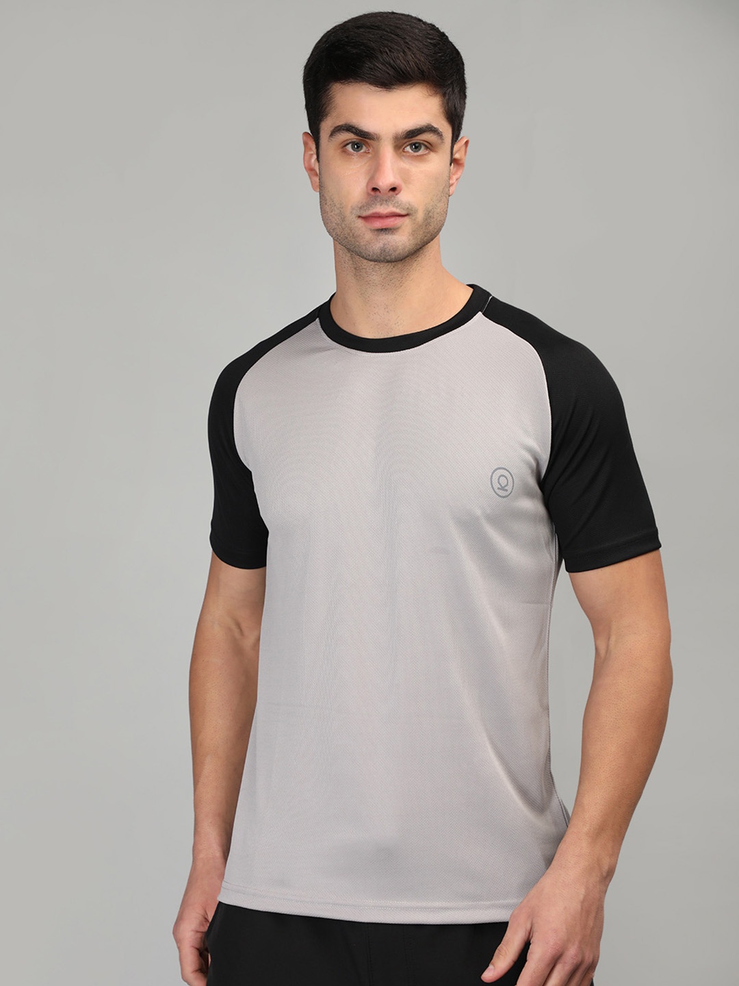 

Chkokko Men Grey Colourblocked Round Neck Gym T -Shirt