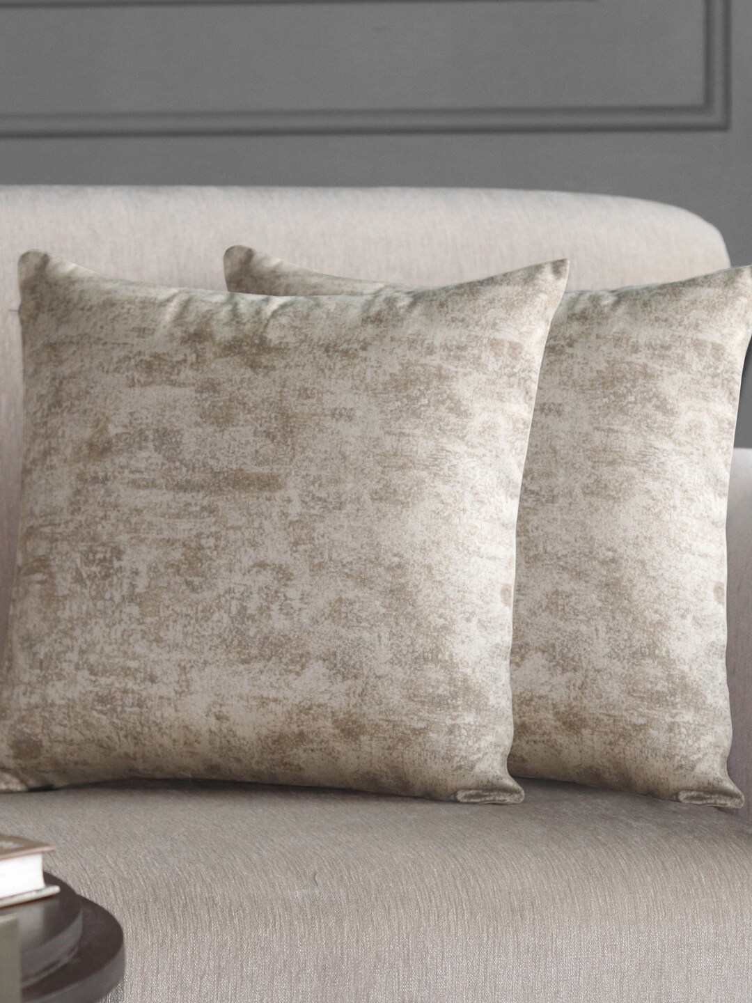 

GM Cream-Coloured & Silver-Toned Set of 2 Abstract Square Cushion Covers