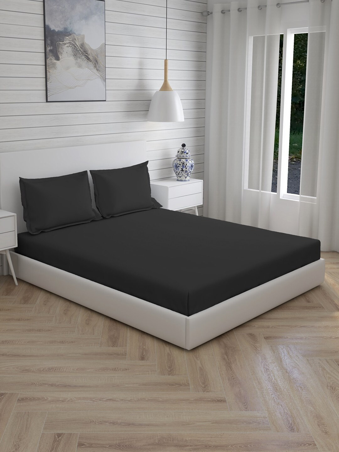 

Boutique Living India Black Solid 600 TC Cotton 1 King Bedsheet with 2 Pillow Covers