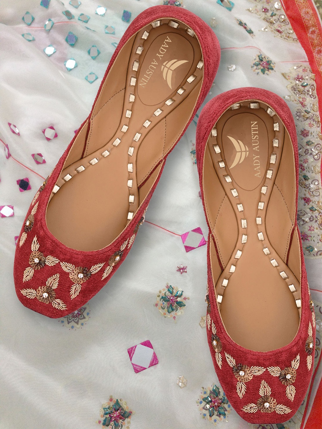 

AADY AUSTIN Women Maroon Embellished Mojaris