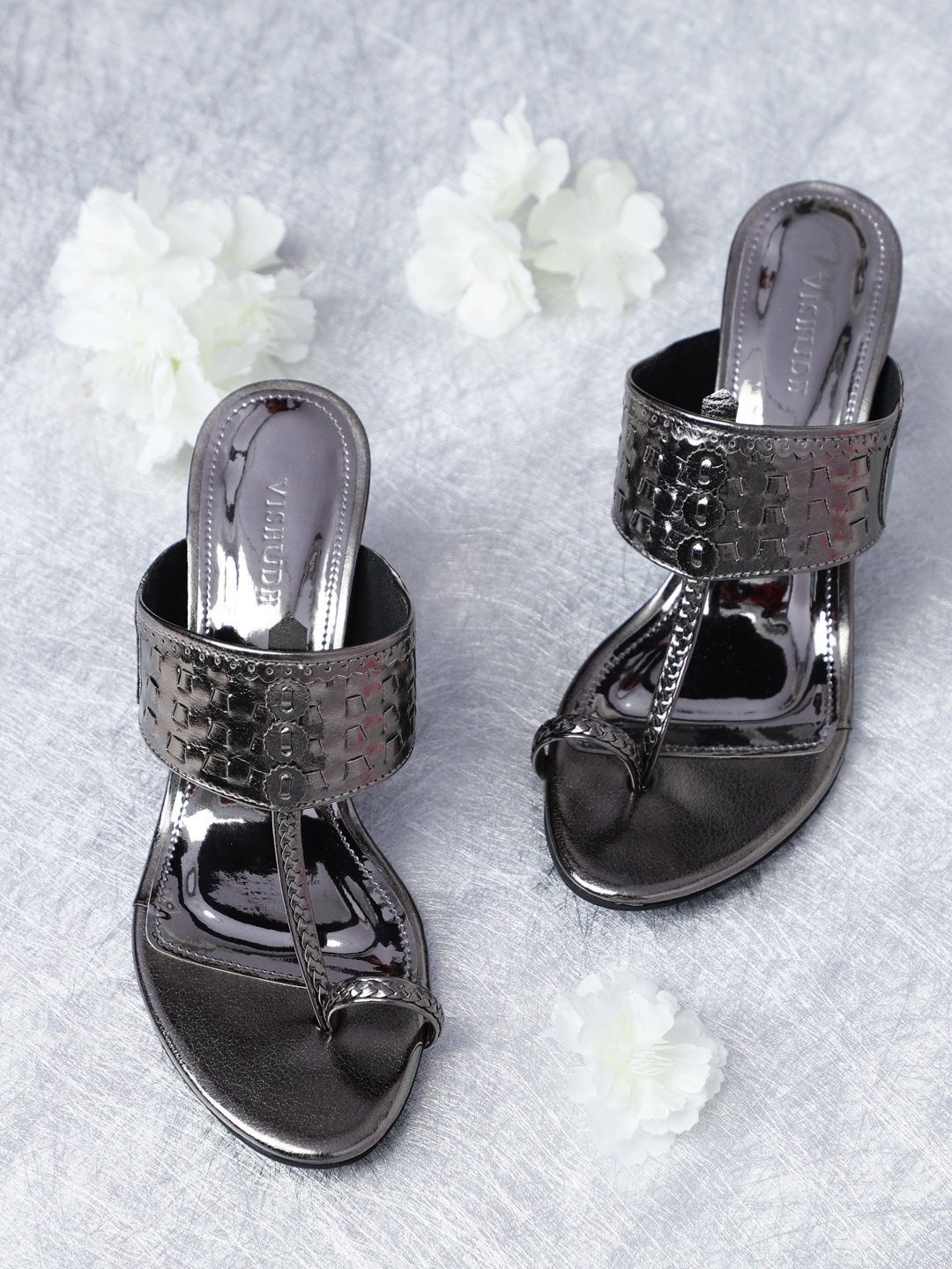 

Vishudh Women Grey Colourblocked Sandals