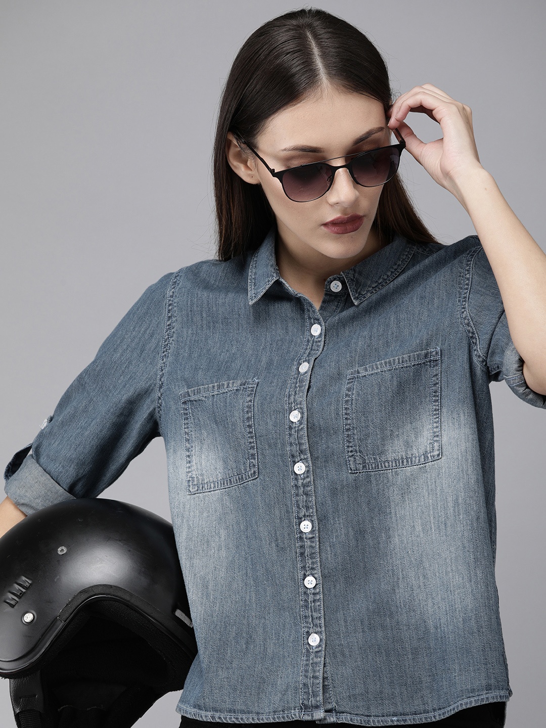 

The Roadster Lifestyle Co Women Blue Regular Fit Faded Casual Shirt