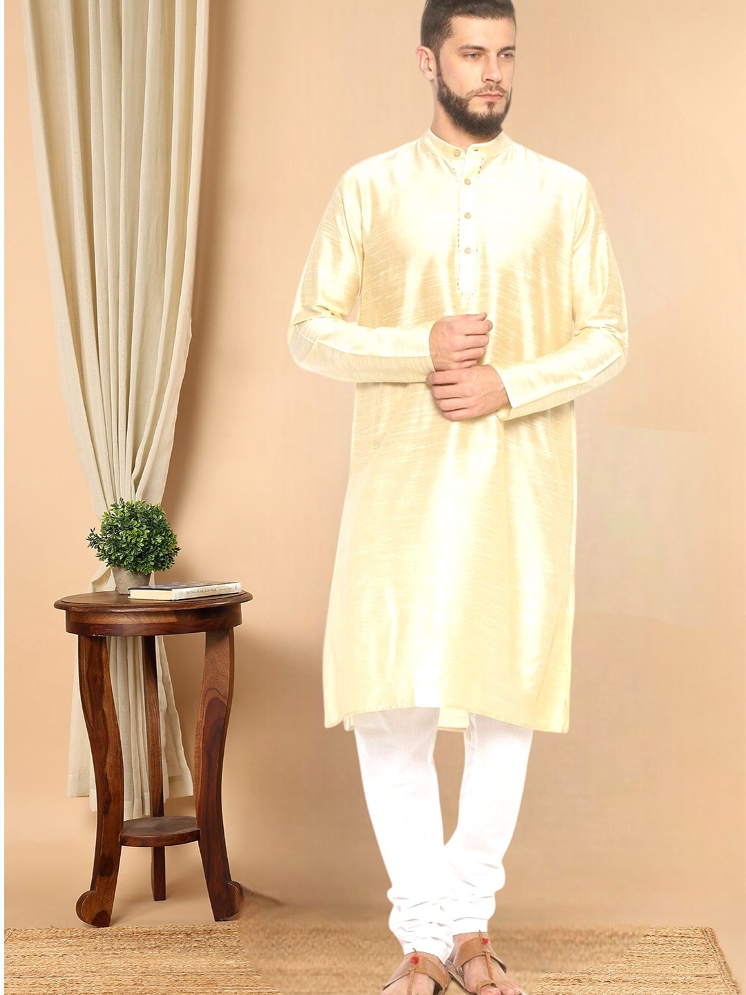 

TATTVA Men Beige Solid Straight Kurta