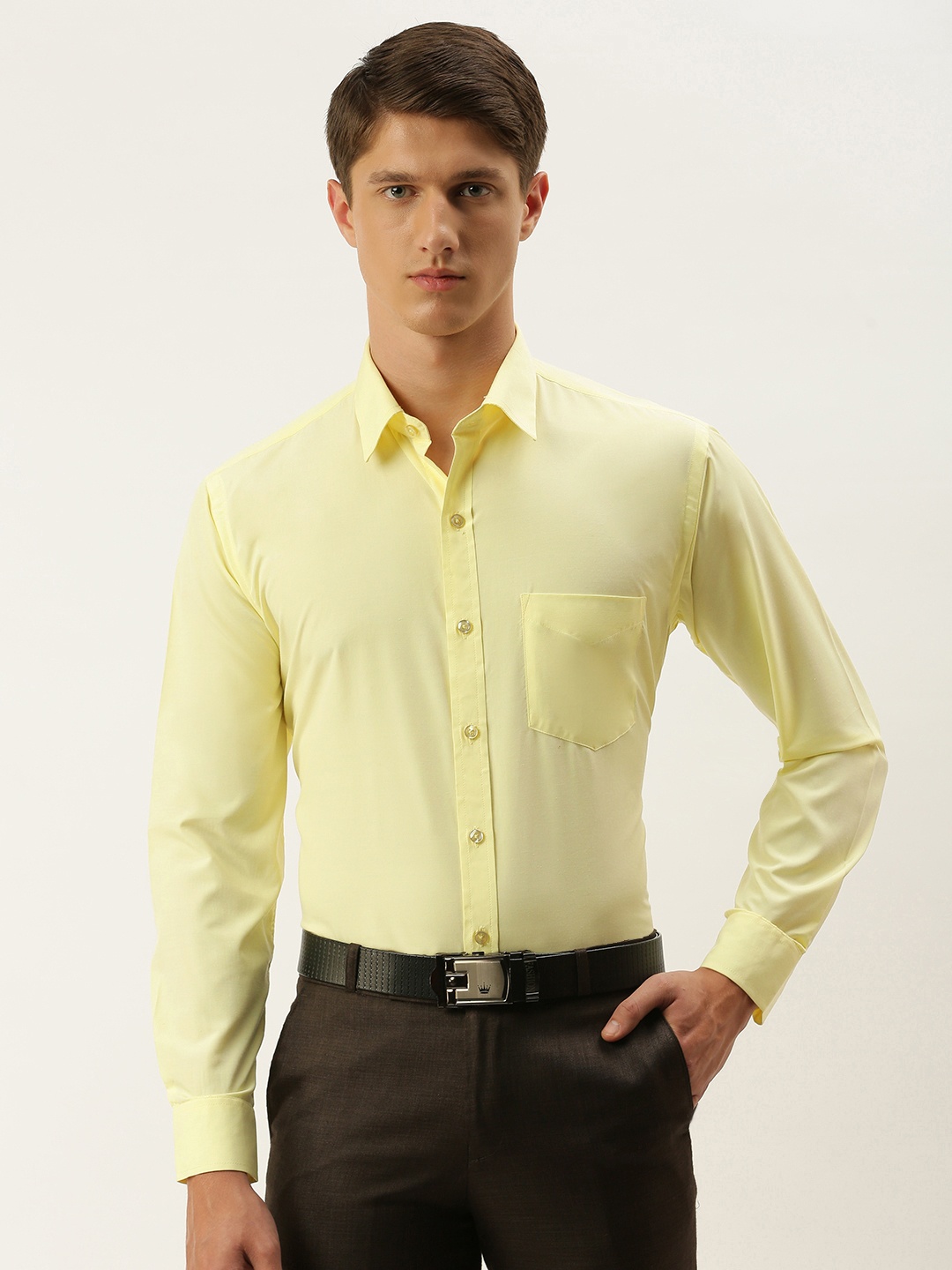 

English Navy Men Yellow Slim Fit Solid Formal Shirt