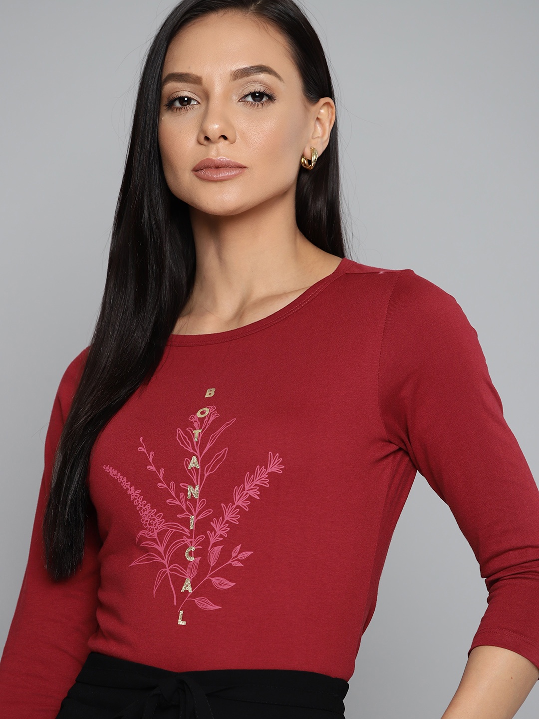 

Chemistry Women Maroon Floral Printed T-shirt
