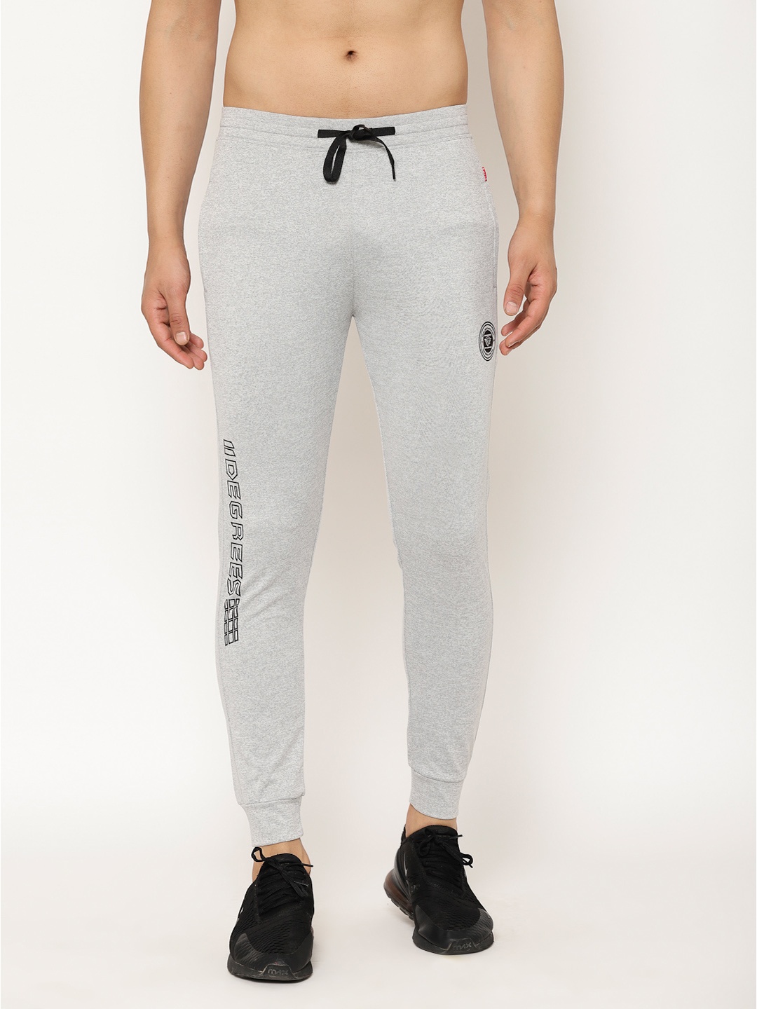 

SAPPER Men Grey Solid Slim Fit Joggers