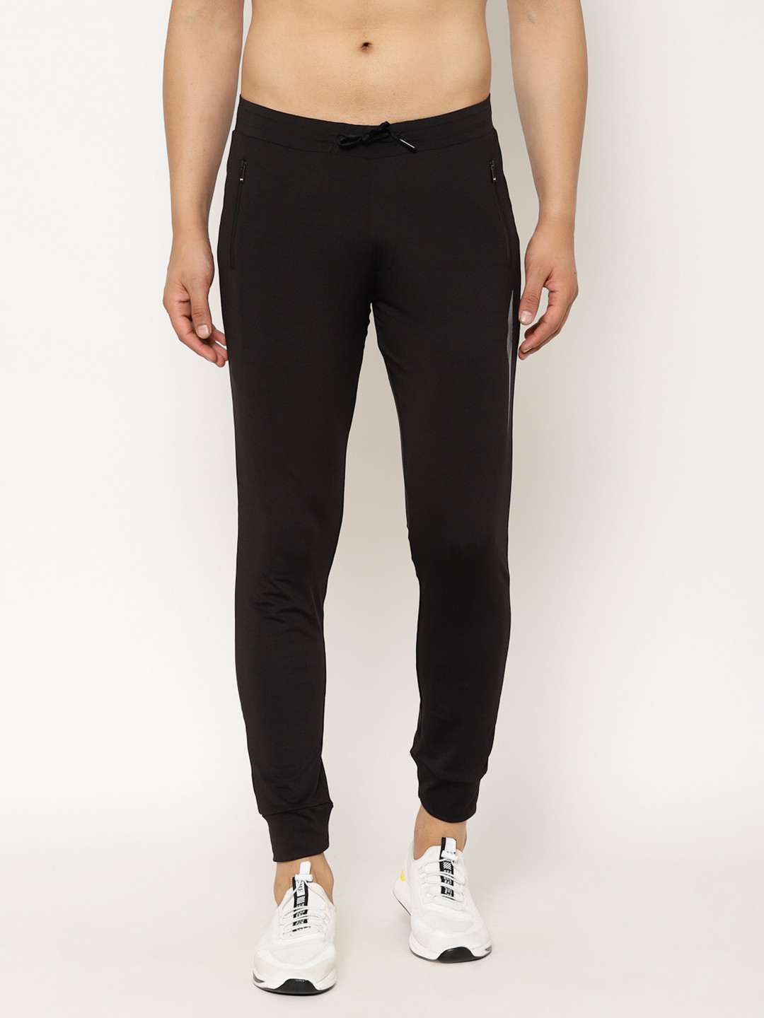 

SAPPER Men Black Solid Slim Fit Joggers