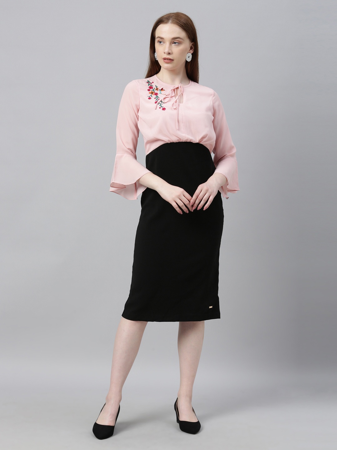 

Park Avenue Woman Women Black Colourblocked Sheath Dress
