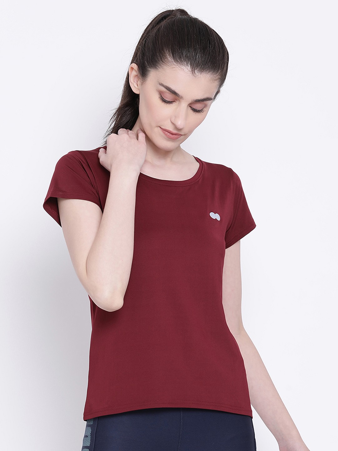 

Clovia Women Solid Activewear T-shirt, Maroon