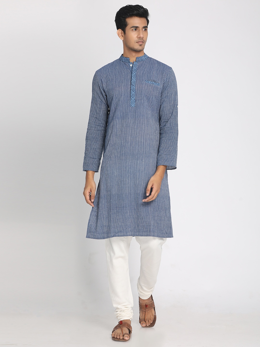 

Nakshi Men Navy Blue & Off-White Striped Straight Kurta