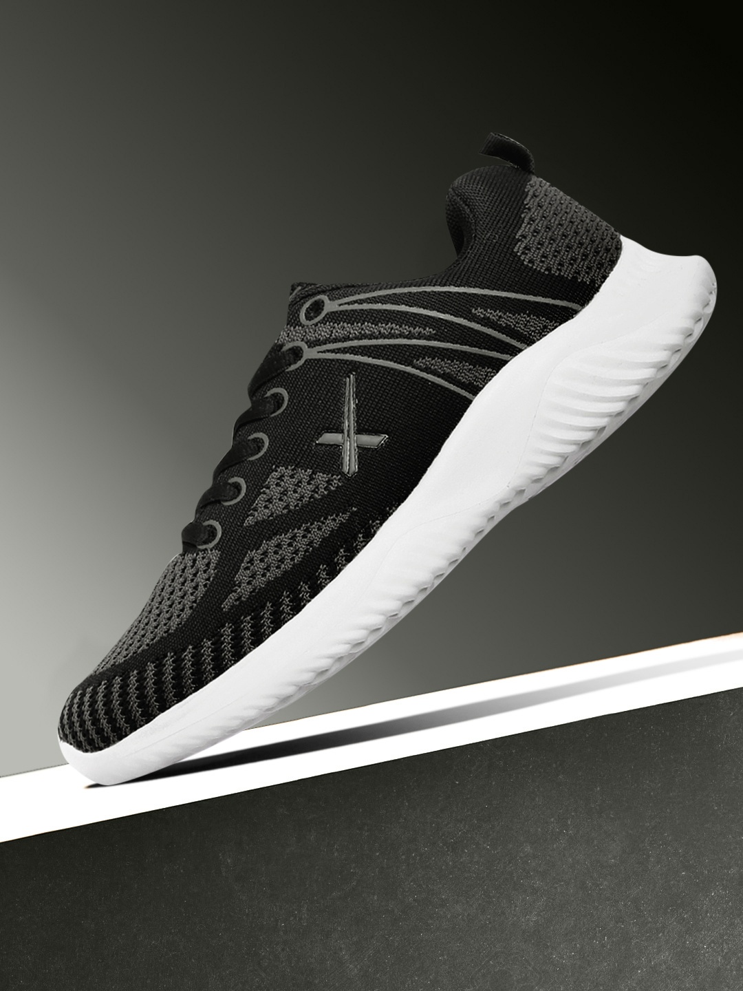 

HRX by Hrithik Roshan Women Black Training or Gym Shoes