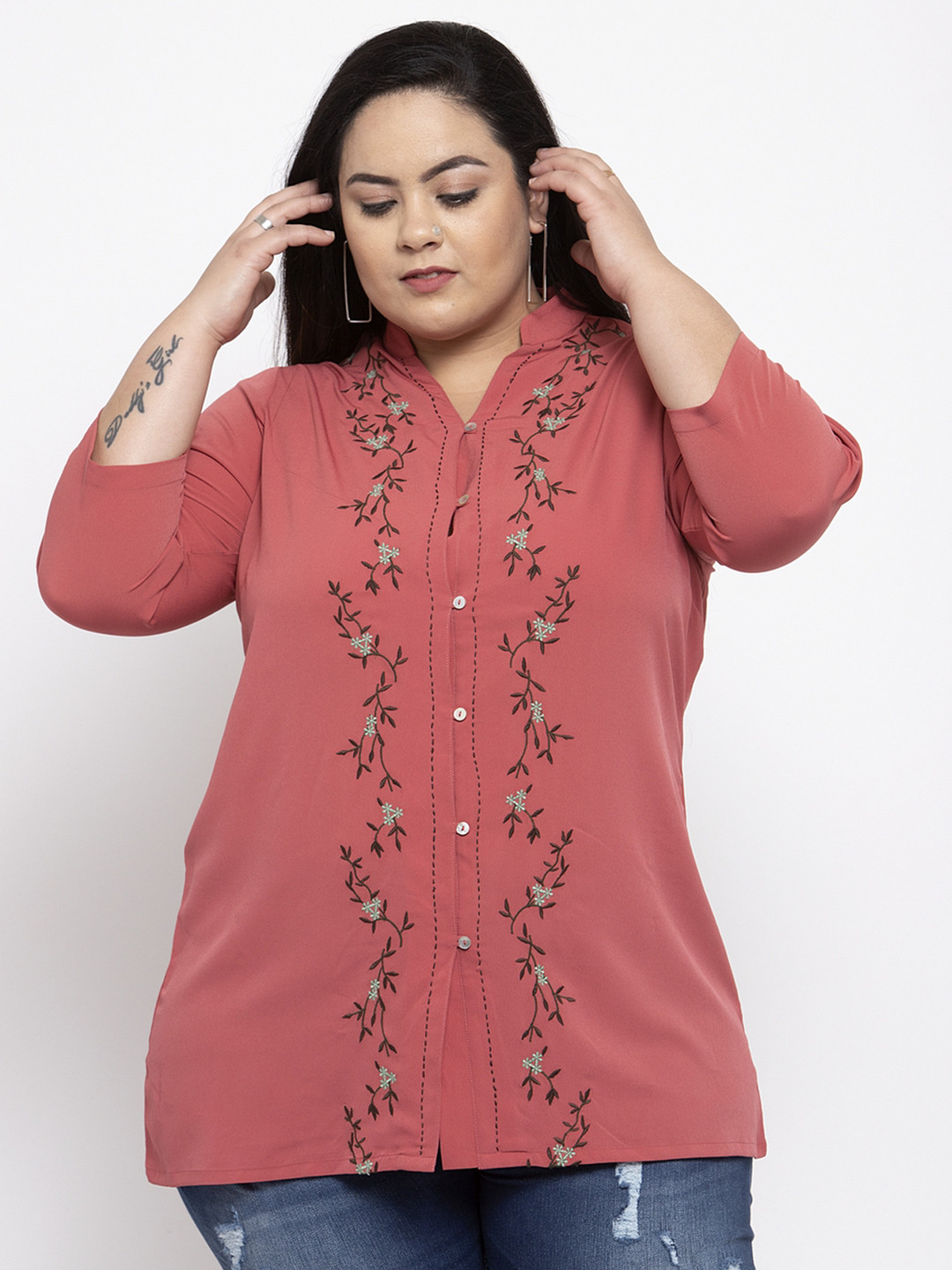 

plusS Women Rose Embroidered Top