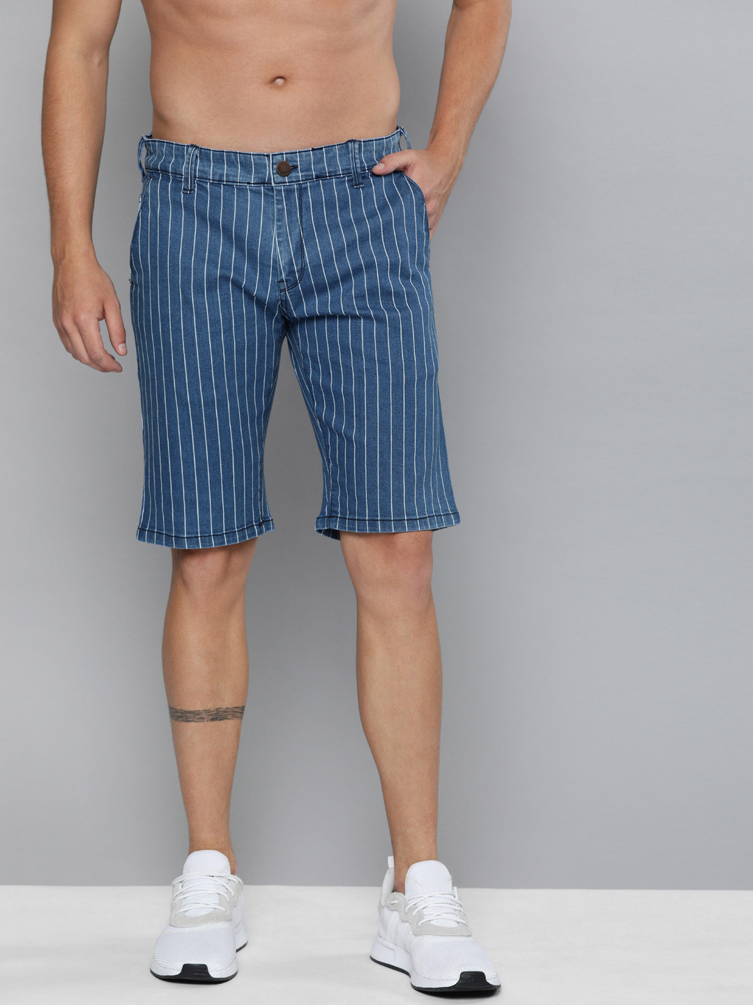 

HERE&NOW Men Blue Striped Regular Fit Denim Shorts