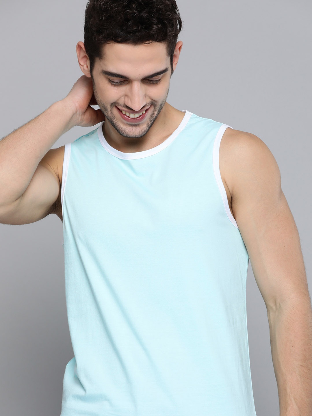 

Mast & Harbour Men Blue Solid Round Neck Pure Cotton T-shirt