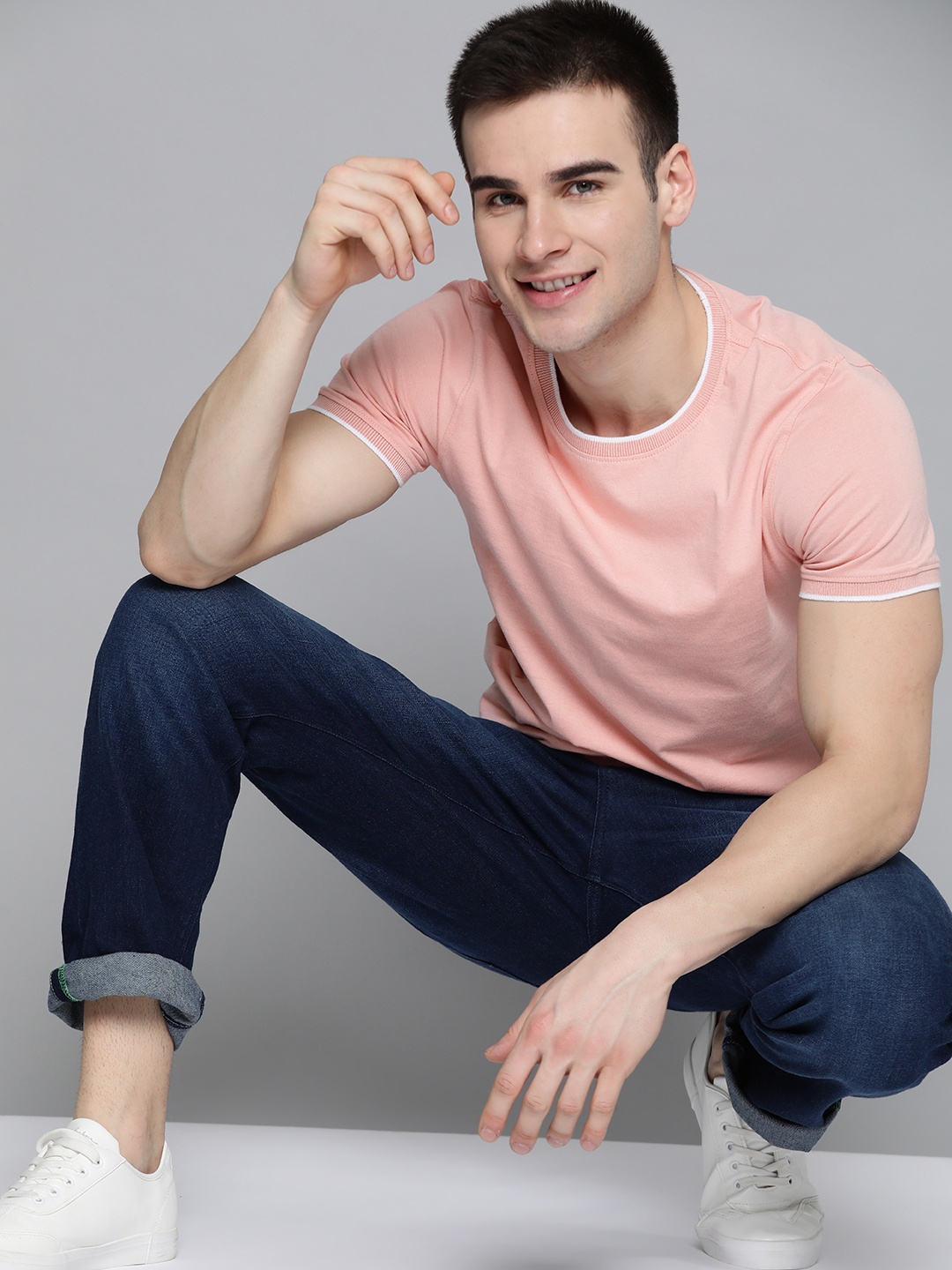 

Mast & Harbour Men Pink Pure Cotton Solid Round Neck T-shirt